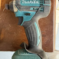 Makita XDT11Z 18V LXT Lithium-Ion Cordless Impact Driver, Tool Only