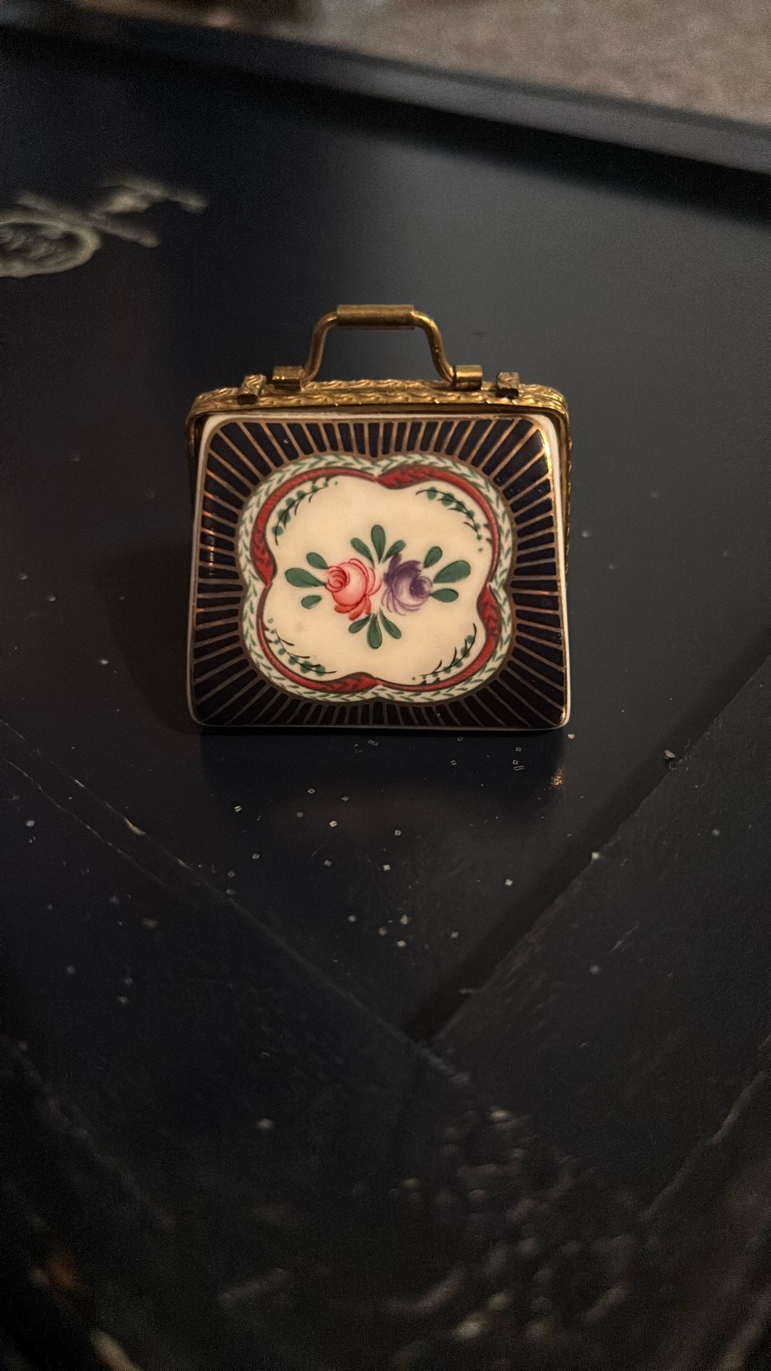Vintage porcelain trinket box purse, porcelain handbag trinket or pill box, unique vintage gifts for her