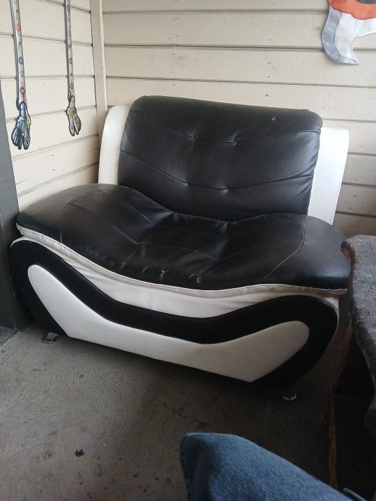 Black And White Leather Chair