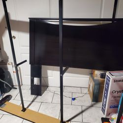 FREE QUEEN MATTRESS BED