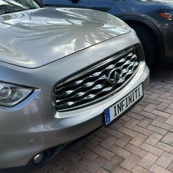 Infiniti  FX 35. 2010