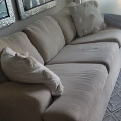 Sofa With Throw Pillows