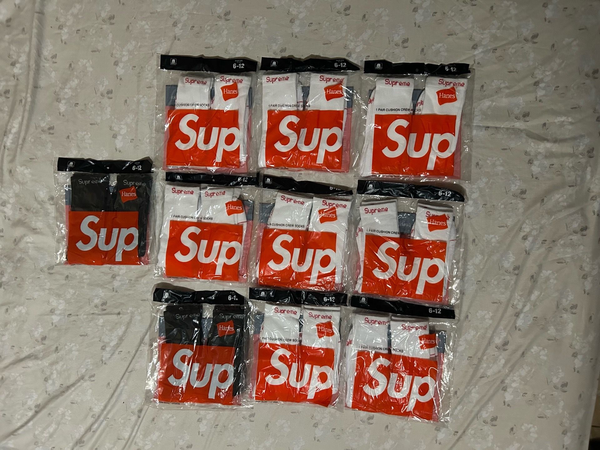Supreme socks