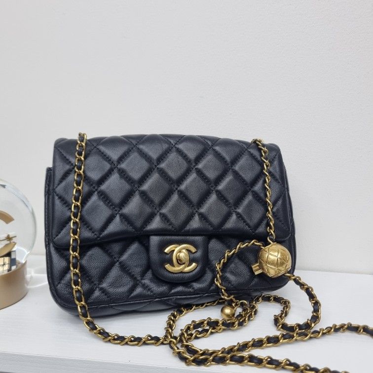 Vintage Chanel Leather Bag