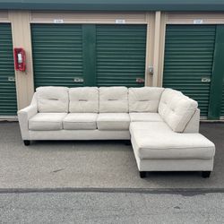 Free Delivery! Gorgeous Ashley Furniture Sectional Sofa/Couch! 