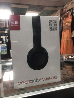 Beats solo 3 wireless new in box sealed