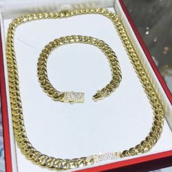 14k Real gold choker 16” & bracelet 7”, wide 7.5. ✨