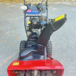 Toro Power Max 826OE Snowblower Very Good Condition Pull Or Electric Start Just Been Tuned Up