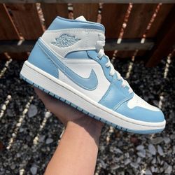 Jordan 1 Mid UNC (Size 5.5, 6.5, 7, 7.5)