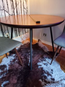 Walnut Dining Set Posted 8.21.26