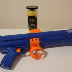 Nerf Dog Blaster with 3 Tennis Balls