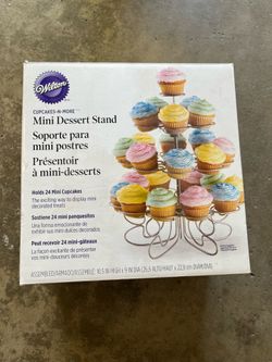 Mini dessert stand