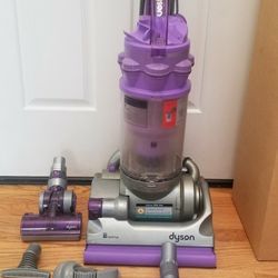 NEW cond DYSON ANIMAL DC 14 VACUUM WITH COMPLETE ATTACHMENTS  , WORKS EXCELLENT  , IN THE BOX 