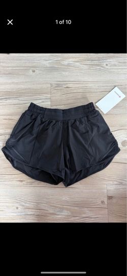 NWT Lululemon Hotty Hot Low Rise Short 4” Lined Size 6 Black LW7ARLT NEW