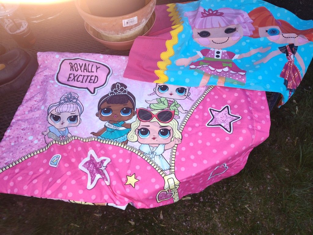 Lolla Loopsy N LoL Pillowcases Like New, Long