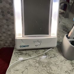 Magnifier 2 Sided Mirror