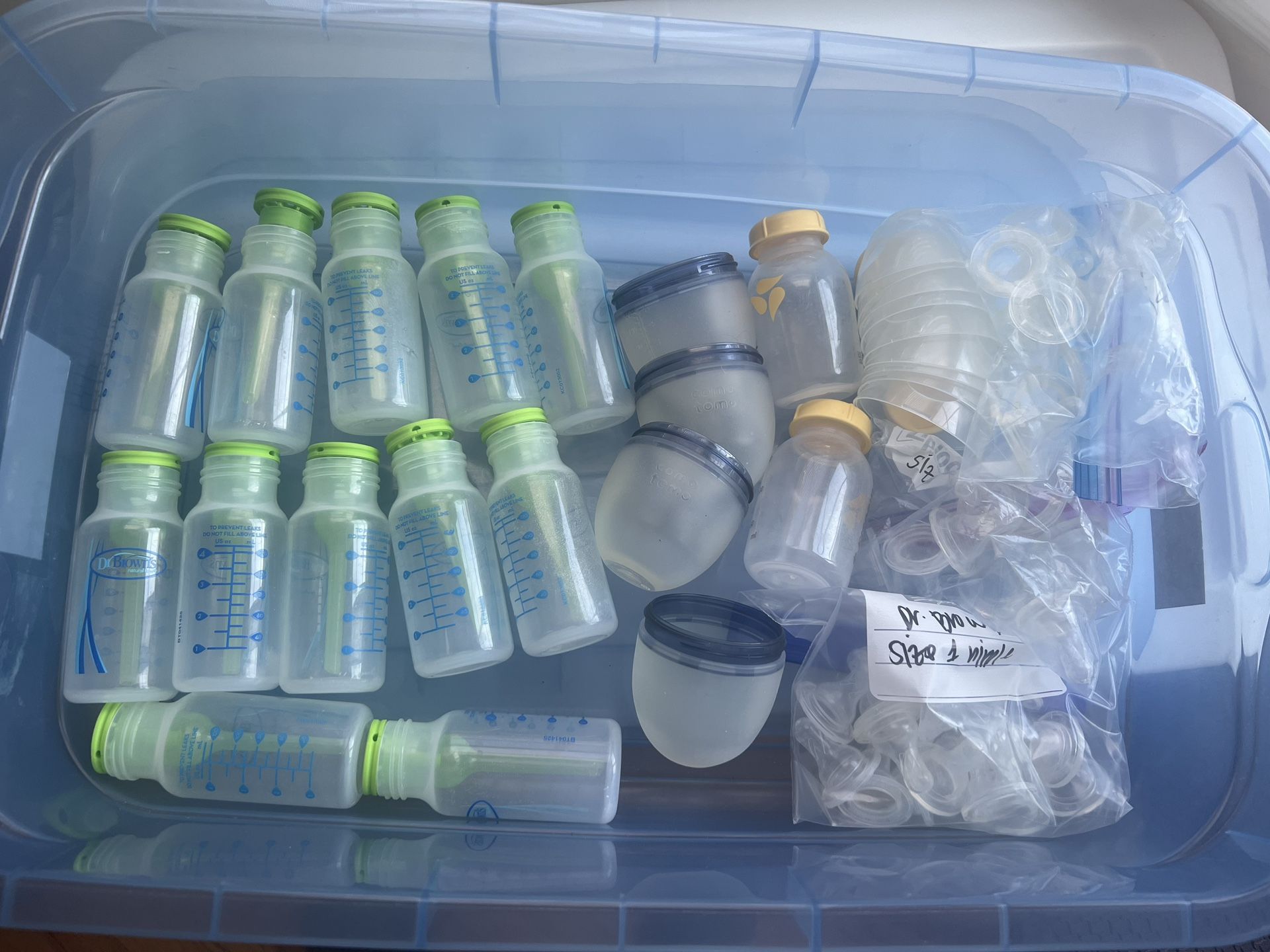 Baby Bottles & Nipples  (Dr. Brown & Como Tomo)