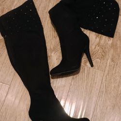 Women's Black Knee-high Boots  New