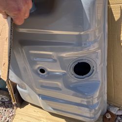 New Fuel Tank For 91-97 Ford Truck