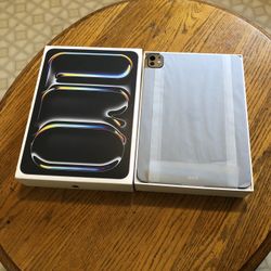 iPad Pro 11, 1TB , Wi-Fi & Cellular -$1,550  Brand New 