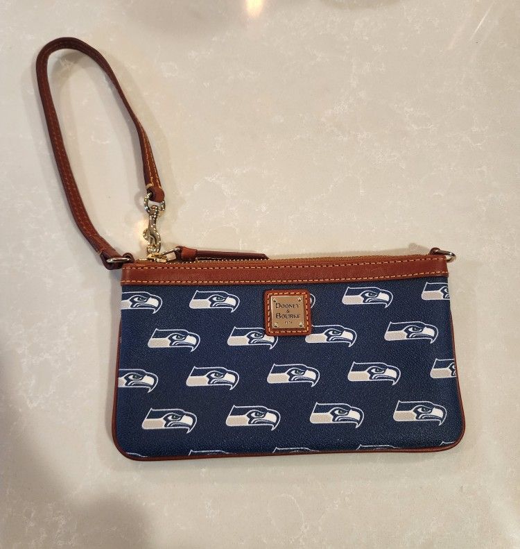 Brand New Without Tag Seahawks Dooney And Bourke Wristlet 