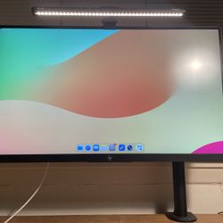 27” 4K UHD USB-C Thunderbolt Monitor w/ Light Bar & Table Mount