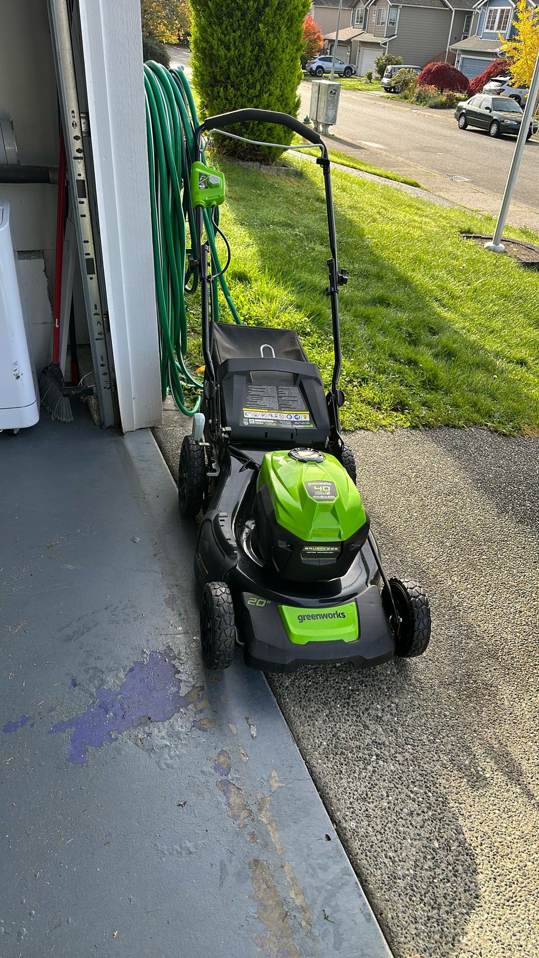 Greenworks 40V 20" Cordless Push Lawn Mower Bundle with Blower, Battery And Charger!
