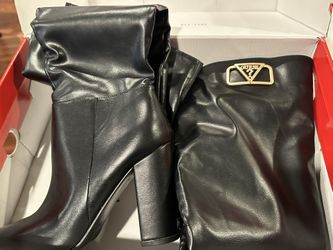 GUESS Boots Size 8 Brand New 