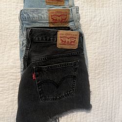 501 Levi’s Woman Shorts  15$ Each 