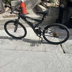 used hyper mountain bike