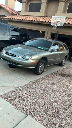 1999 Ford Taurus
