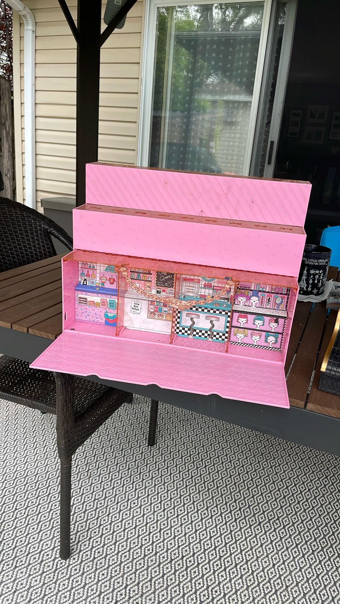 LOL Surprise Pop-Up Store Display Playset storage box shelf case