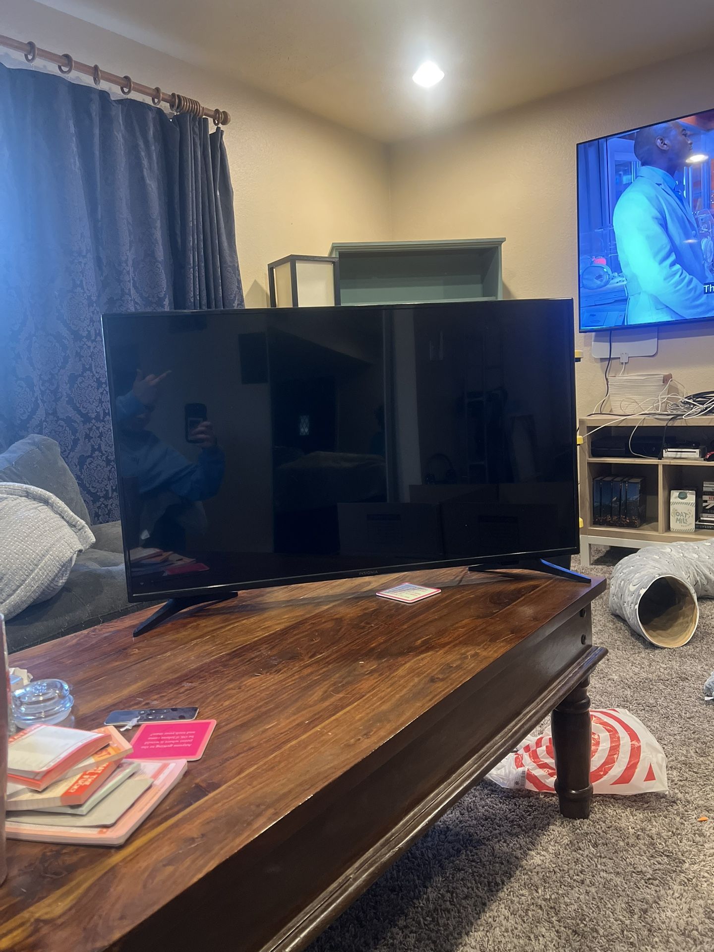 32'’ INSIGNIA TV