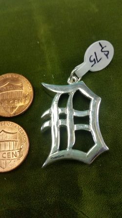 Sterling silver. 925