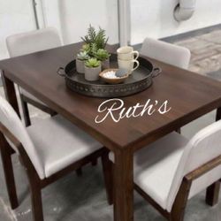 Stylish 5-Pc Dining Table Set Oak Finish