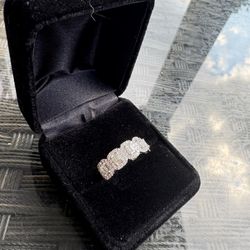 💍 18K White Gold Diamond Band – 2.5ctw