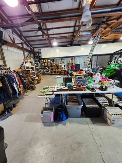 Collectibles and Antiques Open All Year