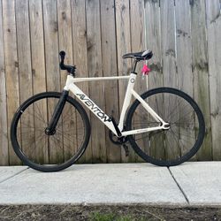 Aventon 