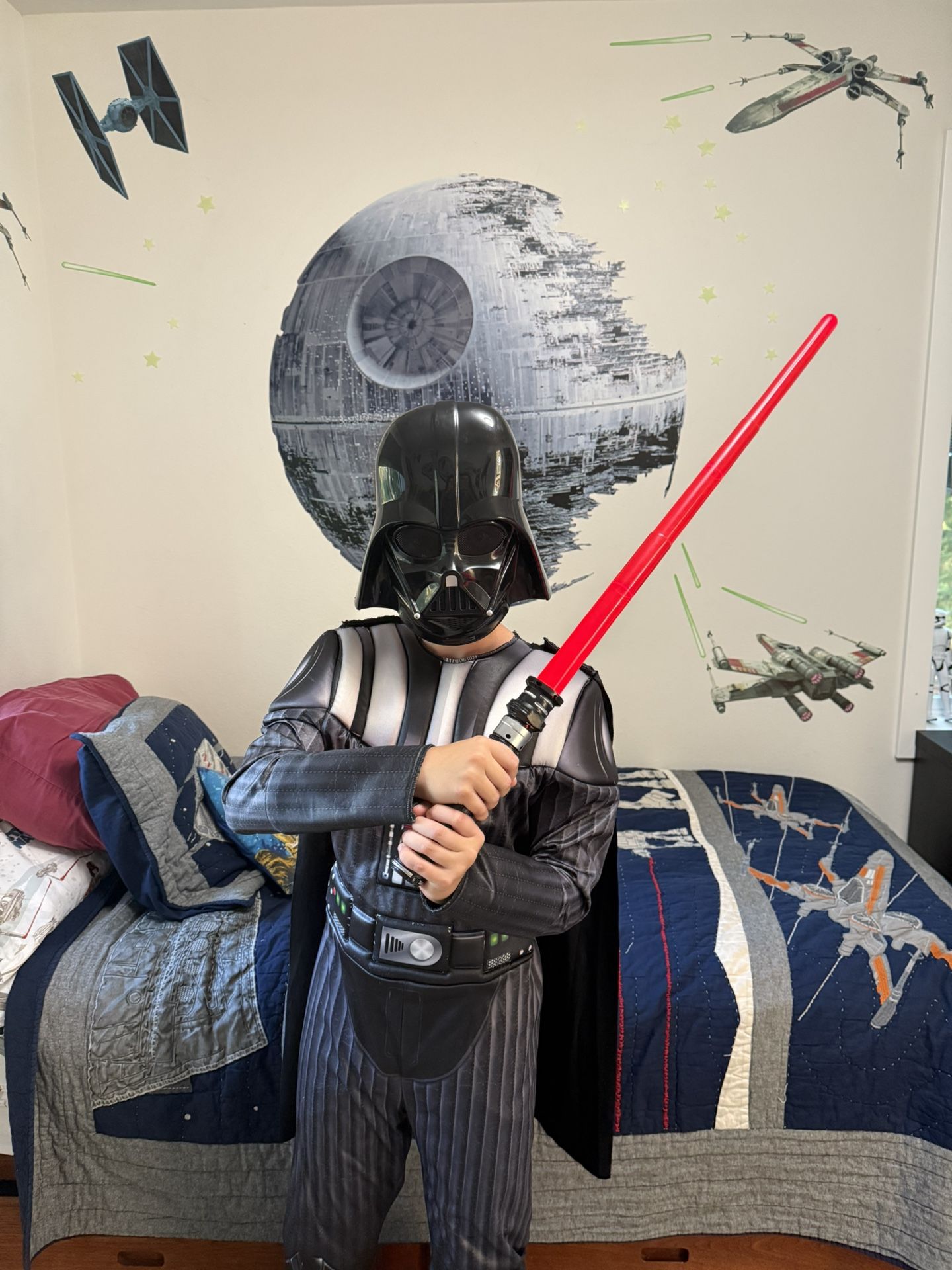Halloween Darth Vader Costume Youth Size 9/10 With Lightsaber