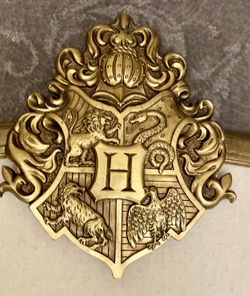 Price Reduced  - Pottery Barn - Harry Potter “Hogwarts” Pin Board 