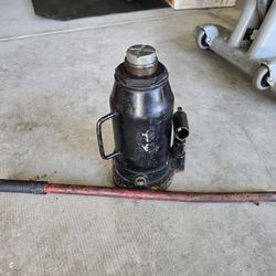Husky 20-Ton Heavy-Duty Iron Base Bottle Jack 756-321