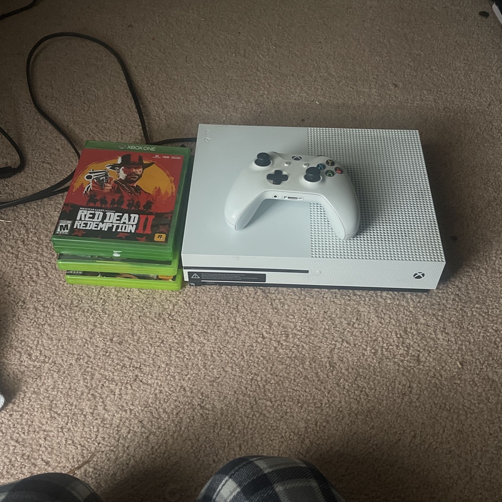 Xbox One S With 5 Videos Games