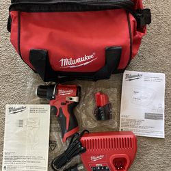Milwaukee M12 Subcompact Drill Kit New
