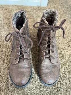 GIRLS BROWN BOOTS- SIZE 2