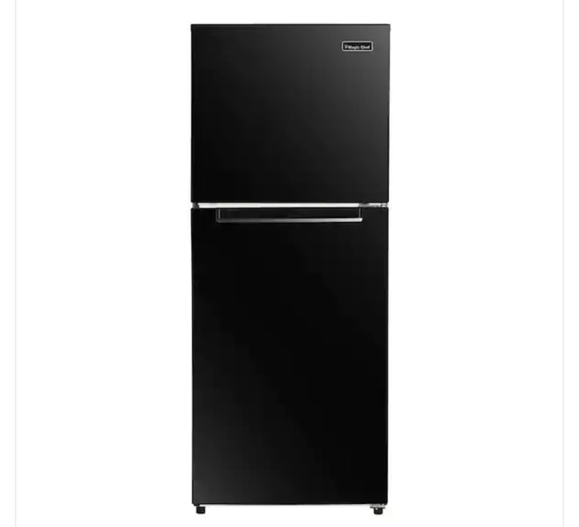 Magic Chef 10.1 cu. ft. Top Freezer Refrigerator in Black