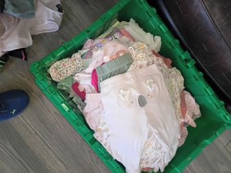Very nice baby clothes a variety of things $25