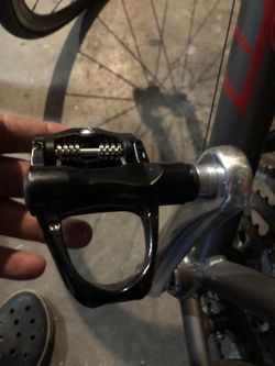 Road bike pedals