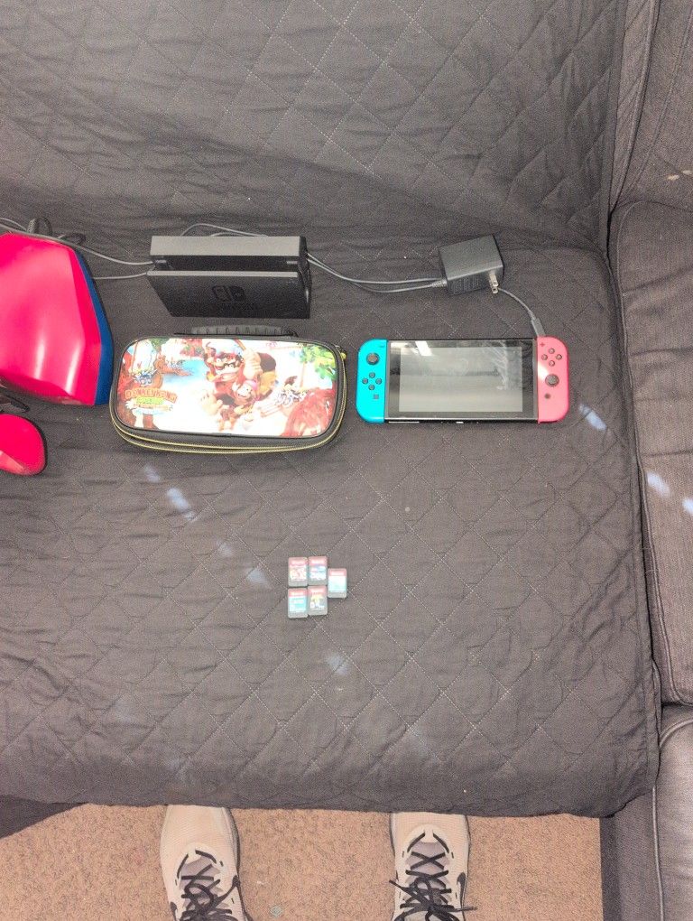 Nintendo Switch 