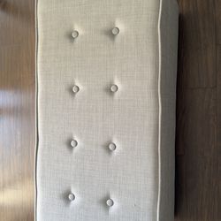 Ottoman con almacenamiento