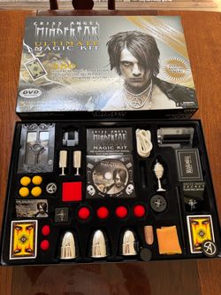 Criss Angel Mindfreak Ultimate Magic Kit – 550+ Tricks